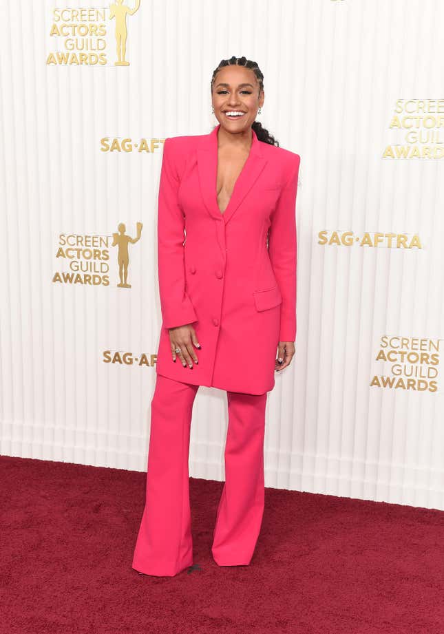 Image for article titled Black Stars Who Shut Down the 2023 SAG Awards Red Carpet