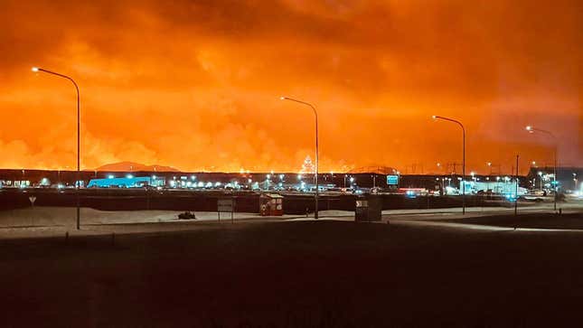 Image for article titled See the Breathtaking Power of Iceland&#39;s Volcanic Eruption