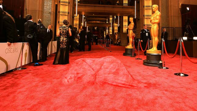 Image for article titled Moaning Red Carpet Has Distinct Quentin Tarantino-Shaped Lump Underneath