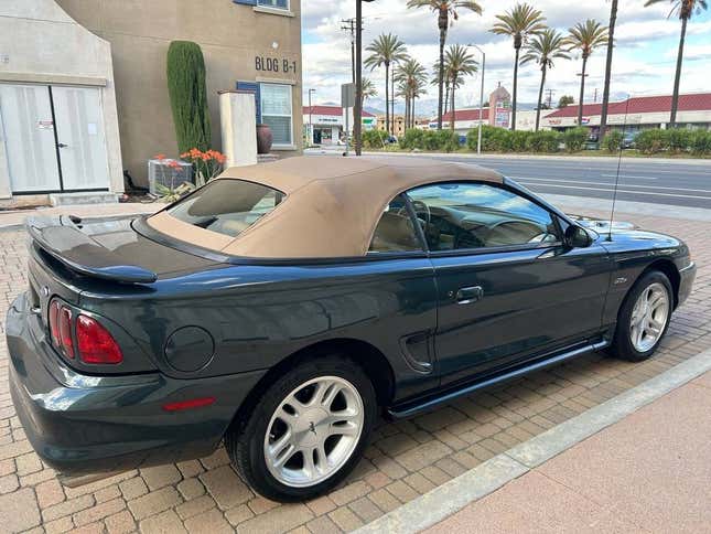 Image for article titled At $7,950, Would You Horse Around With This 1998 Ford Mustang GT?