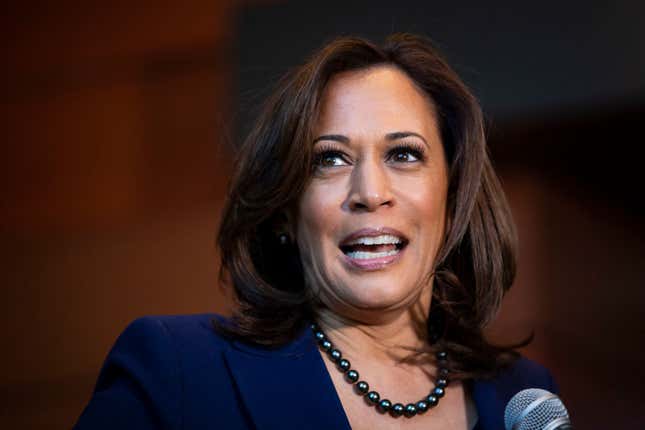 Image for article titled Kamala Harris Becomes 1st Woman to Give Commencement Speech at U.S. Naval Academy