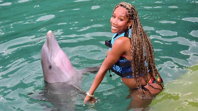 Image for article titled Tennessee Woman Experiences This Unthinkable Freak Accident While Swimming in Jamaica