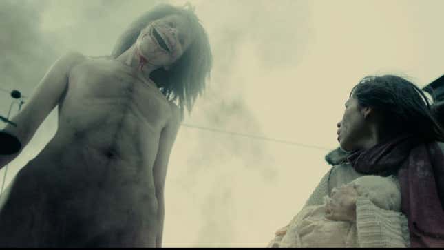 El nuevo tráiler de <i>Ataque a los Titanes</i> es un espectáculo de caos
