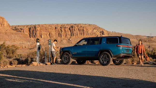 Rivian R1S