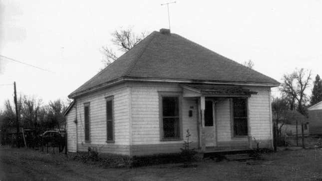 Image for article titled The Childhood Homes Of The Biggest Celebs: From Michael Jackson to Viola Davis