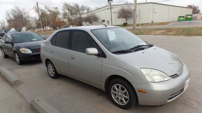 Nice Price or No Dice 2002 Toyota Prius