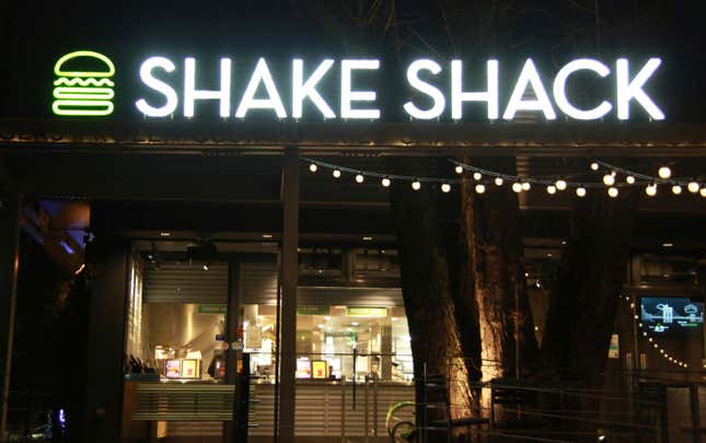 Image for article titled Shake Shack employees allegedly beat up a gay man in a possible hate crime