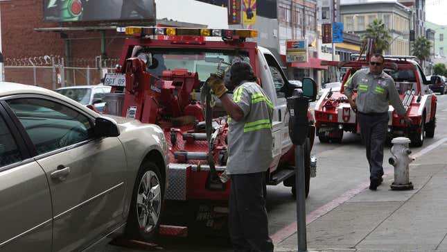 Image for article titled A Southern California Tow Company Is Accused Of Illegally Targeting Latino Drivers