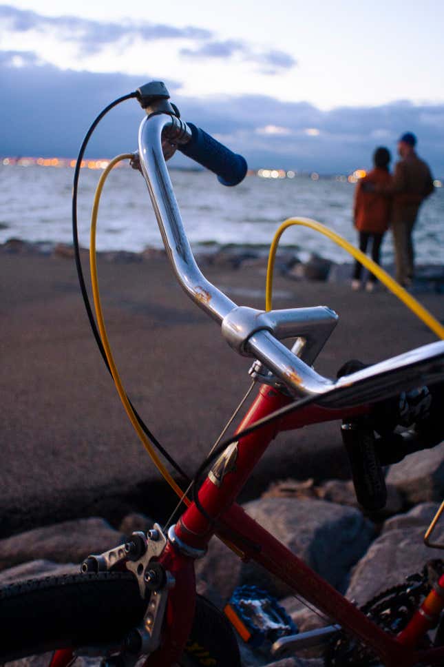Image for article titled I Am Dumping Money Into A Trash Bike Because It Has The Weirdest, Coolest Brakes I've Ever Seen
