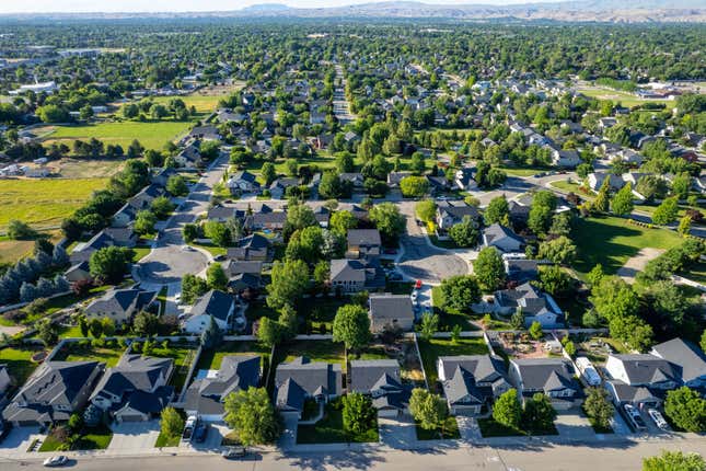 Image for article titled The 8 suburbs and cities in America that everyone wants to move to