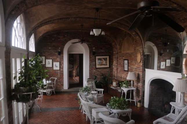 Image for article titled Take a Peek Inside America&#39;s Most Notorious Southern Plantation Mansions
