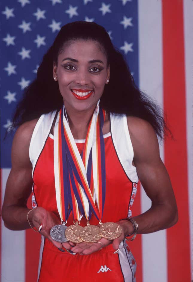 Image de l'article intitulé En mémoire de Florence Griffith-Joyner, la femme la plus rapide du monde