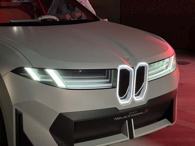 Front end of the BMW Vision Neue Klasse X concept