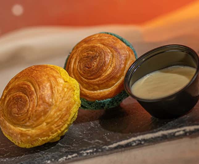 Image for article titled All the Out of This World Star Wars Snacks Coming to Disney Parks