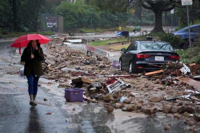 Image for article titled Photos: California&#39;s Coastline Under Siege by Atmospheric River