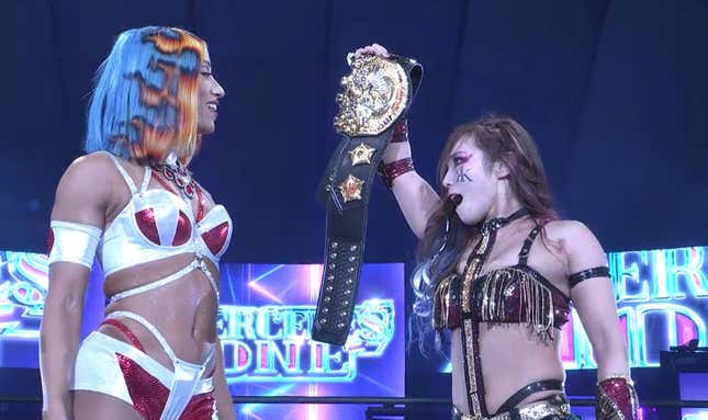 (L to R): Mercedes Moné and IWGP Women’s Champion KAIRI at Wrestle Kingdom 17.