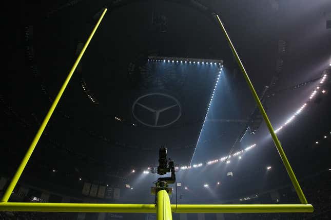 Image for article titled The Most Controversial, Shocking Super Bowl Moments Over the Years