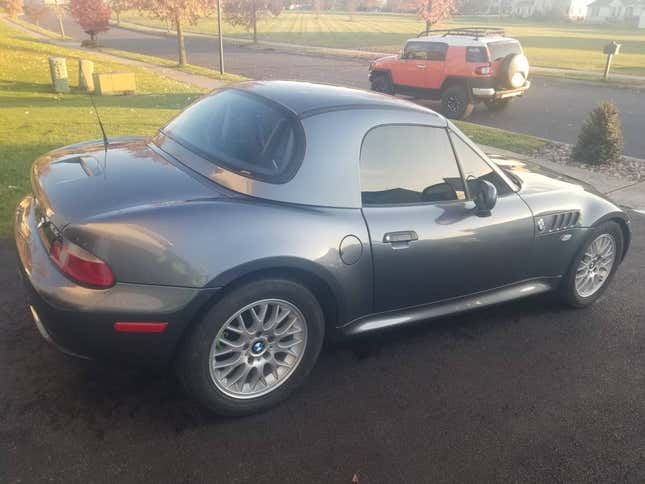Image for article titled At $9,500, Does This Hardtopped 2000 BMW Z3 2.8 Drive A Hard Bargain?