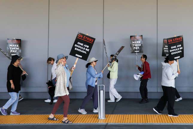 Image de l'article intitulé Plus de 9 000 employés du secteur de l’hôtellerie sont actuellement en grève