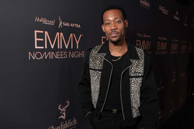  Tyler James Williams participe à la soirée des nominés aux Emmy Awards du Hollywood Reporter et du SAG-AFTRA, sponsorisée par Glenfiddich, Heineken et Shake Shack à Stanley II le 13 septembre 2024 à West Hollywood, en Californie.