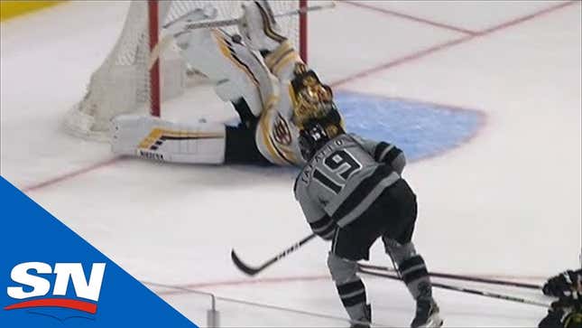 Boston's Tuukka Rask Adds Another Incredible Stacked-Pads Save To His Resumé<em></em>
