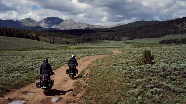 Image for article titled These Two Riders Take A Pair Of Zero Dual Sports On A 1,000 Mile Off-Road Journey