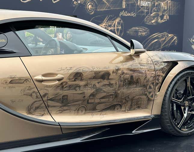 Artwork on the side of the Bugatti Chiron Golden Era