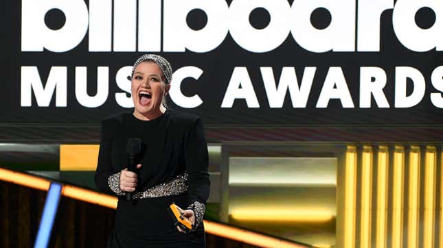 Sorry Ellen, Kelly Clarkson's taking your time slot on NBC