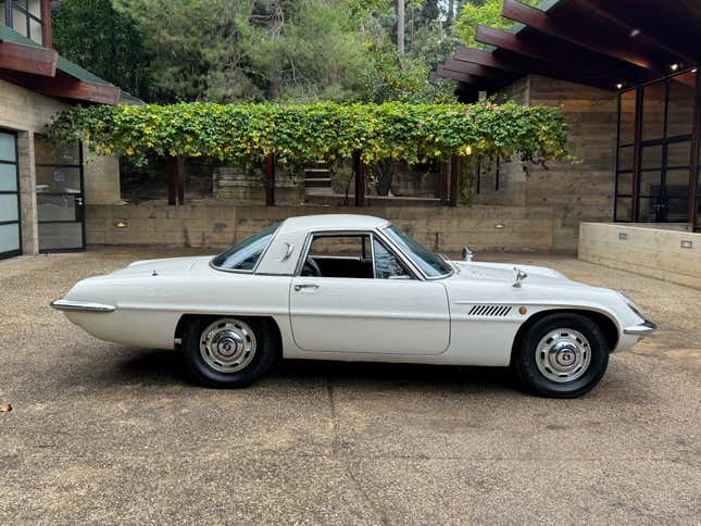 Side view of a white Mazda Cosmo 110S