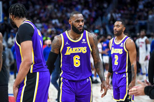 LeBron James #6 of the Los Angeles Lakers looks on as he is ejected from the game during the third quarter of the game against the Detroit Pistons at Little Caesars Arena on November 21, 2021 in Detroit, Michigan. 