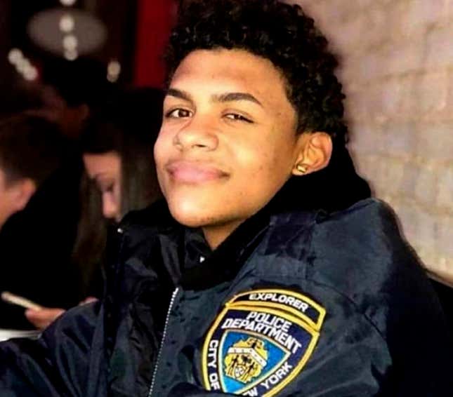 Esta fotografía de archivo sin fecha proporcionada por el Departamento de Policía de la ciudad de Nueva York (NYPD) muestra a Lesandro Guzmán-Feliz, de 15 años, quien fue atacado en un bodega en el distrito del Bronx de Nueva York el 19 de junio de 2018 y murió después de ser cortado en el cuello con un machete. 