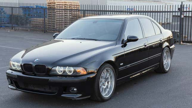 Prix   avantageux ou pas de soucis pour la BMW M5 2000