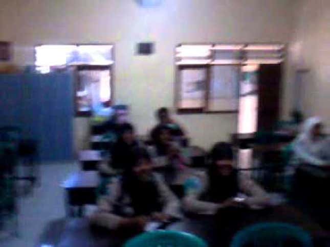 Here's A Bunch Of Indonesian Schoolkids Singing "Meet The Mets"