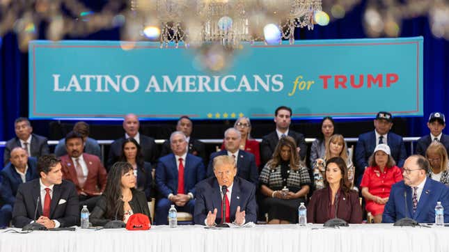 Image de l'article intitulé Les Latinos ont été accusés d’être responsables de l’élection de Trump, mais ils n’ont pas soutenu la vague rouge dans cet État clé