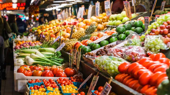 Image for article titled In immigrant neighborhoods, everyone eats healthier