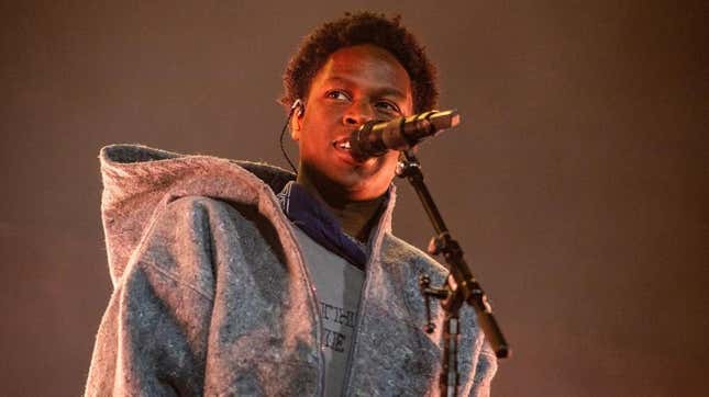 Image for article titled We Canceled Daniel Caesar, But Should We Now Listen To His New Album Since He Just Apologized?