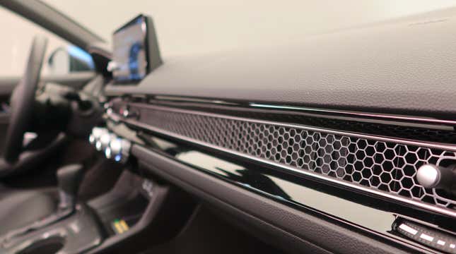 Image for article titled This Is The 2022 Honda Civic Hatchback And Yes It Comes With A Stick Shift