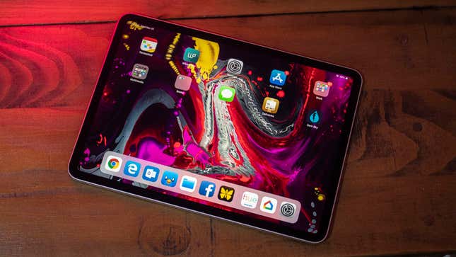 Image for article titled Apple Comes Under Fire for Issues With Apple Watch and Recent iPad Pros