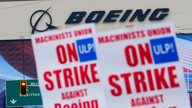 Boeing workers on a picket line