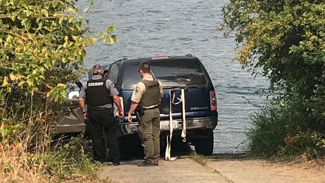 Image for article titled Washington Man Who Drove His SUV Into A River Was Just Trying To Fill His Radiator