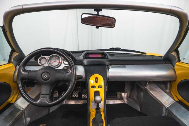 A photo of the dashboard of the Renault spider