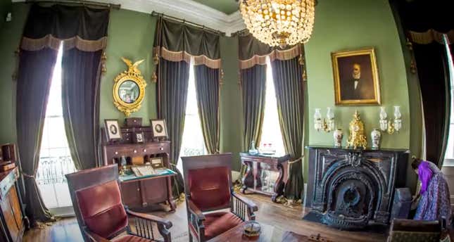 Image for article titled Take a Peek Inside America&#39;s Most Notorious Southern Plantation Mansions