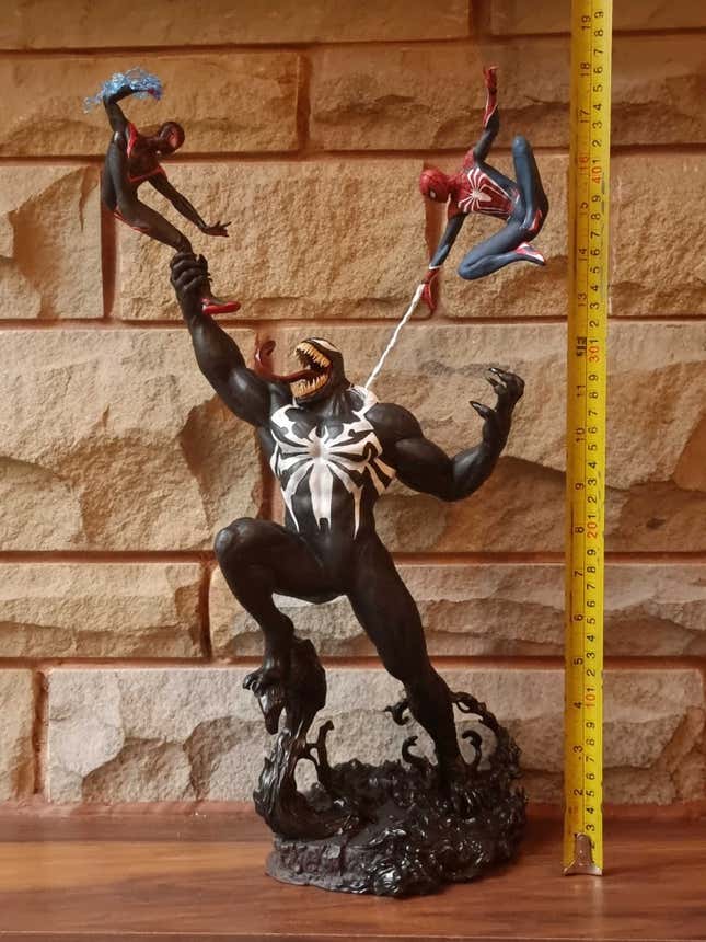 Hands On: All 19 Inches of Marvel's Spider-Man 2's Venom Statue