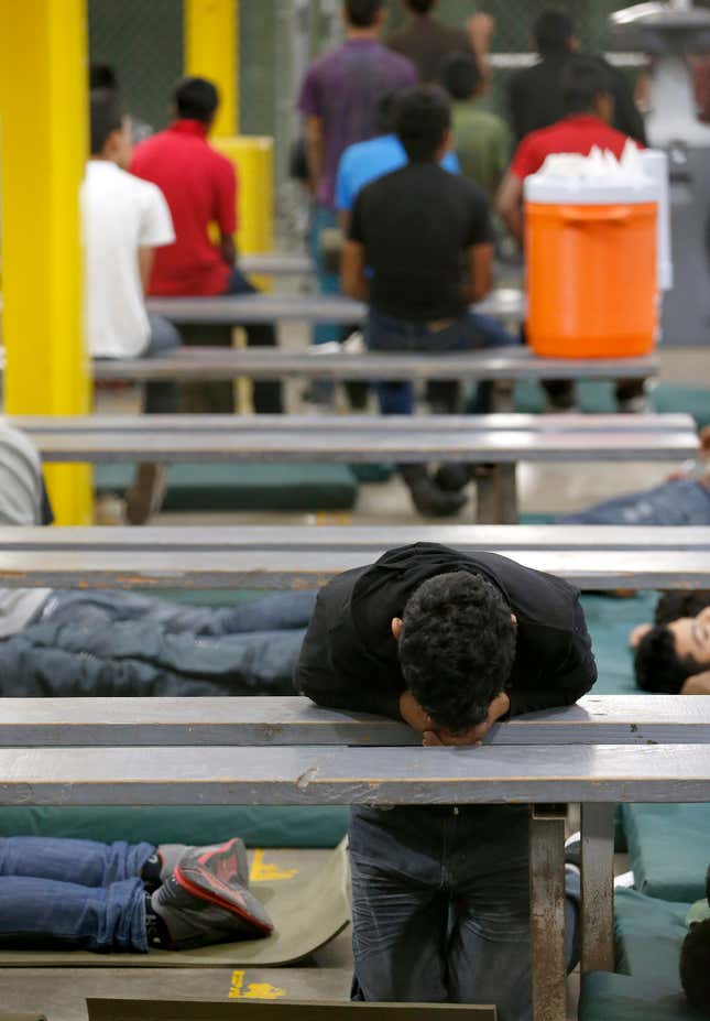 Image for article titled Those photos of immigrant children “caged” by the US? They’re from 2014