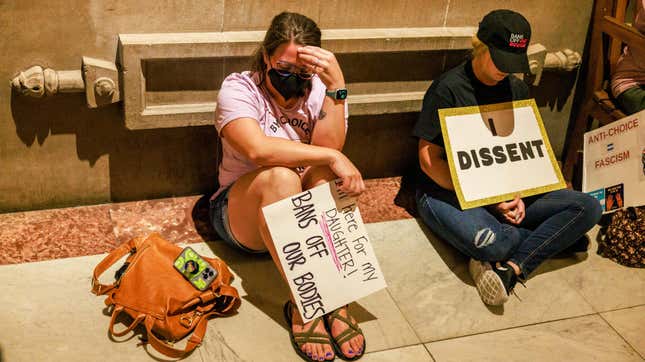 Image for article titled Indiana Just Banned Abortion Overnight