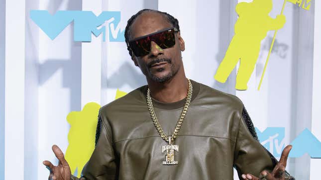 Snoop Dogg attends the 2022 MTV VMAs at Prudential Center on August 28, 2022 in Newark, New Jersey.