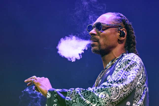 Snoop Dogg is on stage during a concert at Lanxess Arena.