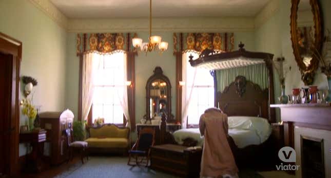 Image for article titled Take a Peek Inside America&#39;s Most Notorious Southern Plantation Mansions
