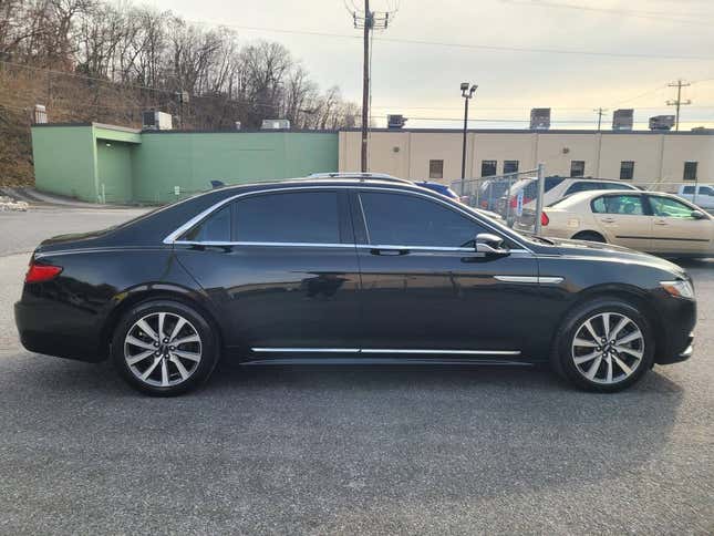 Image for article titled At $16,995, Is This 2018 Lincoln Continental A Premium Deal?