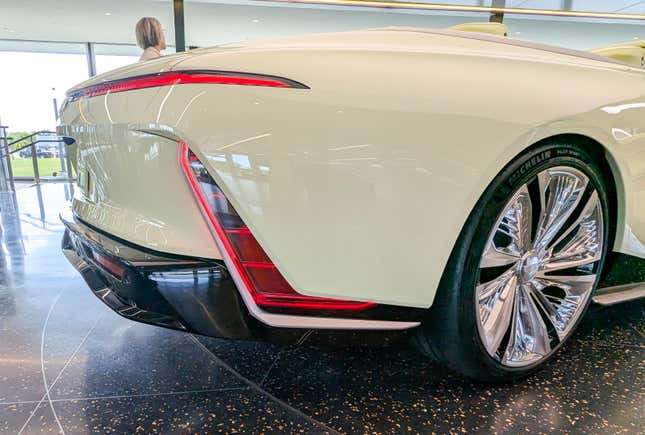 Image for article titled Cadillac Sollei Concept Is A Manilla Cream Luxury EV Dream